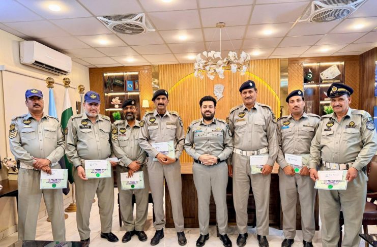 Islamabad (TNS) CTO Islamabad honour traffic officers with awards and certificatesFollowing the special directives of Inspector General of Police (IGP) Islamabad