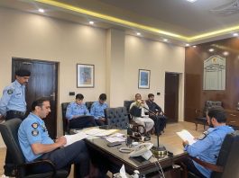 Islamabad (TNS) SSP Investigations orders to expedite investigations and submit challans without delaySSP Investigation Islamabad Muhammad Usman Tariq Butt held a meeting with zonal SPs and complainants of important cases