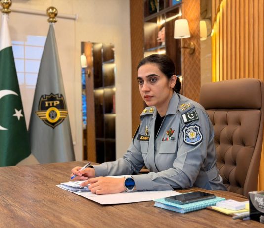 Islamabad (TNS) Chief Traffic Officer (CTO) Islamabad Kainat Azhar Khan assumes charge,