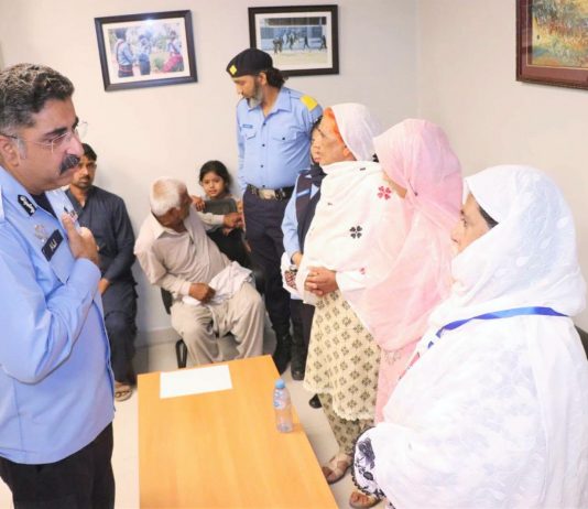 Islamabad (TNS) IGP holds Khuli Katchery to address public grievances