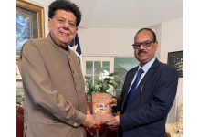 KARACHI (TNS) Delegation of the Muthada Healthcare Committee Meets Chairman of Quaid-e-Azam Foundation USA, Professor Dr. Asif Riaz Qadir.
