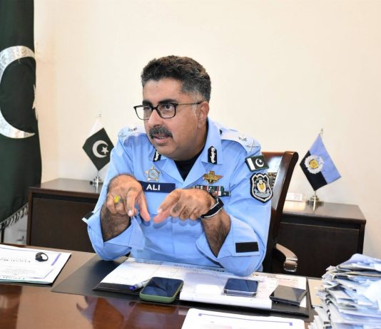 Islamabad (TNS) IGP Reviews Security, Crime Prevention and Policing in Secretariat Circle