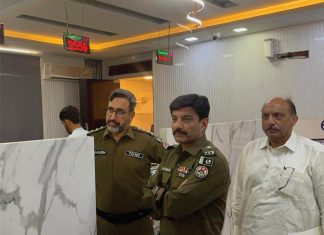 Islamabad (TNS) Rawalpindi Chief Traffic Officer Farhan Aslam inspected the facilities being provided to citizens at the licensing hall of the Traffic Headquarters.