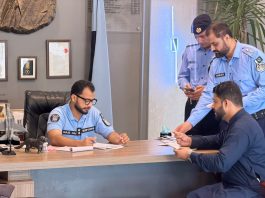Islamabad (TNS) Police Hold Open Courts to Ensure Prompt Resolution of Citizens’ Issues DIG Islamabad Ali Waseem and SSP Operations Qazi Ali Raza hear citizens’ complaints