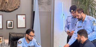 Islamabad (TNS) Police Hold Open Courts to Ensure Prompt Resolution of Citizens’ Issues DIG Islamabad Ali Waseem and SSP Operations Qazi Ali Raza hear citizens’ complaints
