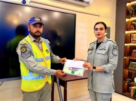 Islamabad (TNS) Chief Traffic Officer (CTO) Islamabad Kainat Azhar Khan paid tribute to Head Constable Javed Khan for his bravery