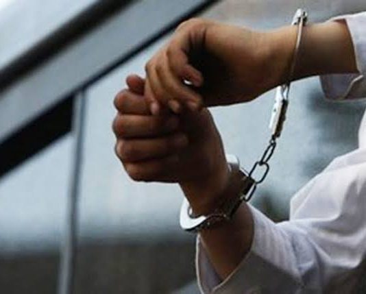 Rawalpindi (TNS) Sadiqabad police has arrested Basharat Mahmood, an associate of convict Farrukh Khokhar and a wanted proclaimed offender