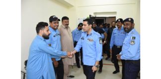 Islamabad (TNS) IGP Visits Sumbal Police Station; Reviews Security Arrangements, Facilities and Service Delivery