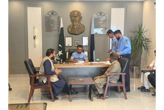 Islamabad (TNS) SSP Operations Qazi Ali Raza Holds Open Court; Zonal SPs Conduct Crime Meetings and Issue Directives for Crime Prevention and Timely Disposal of Cases