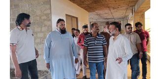 KARACHI (TNS) LARP Project Director Muhammad Umar Farooq Inspects Parking Plaza and Government Land in Lines Area