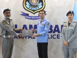 Islamabad (TNS) IGP Reviews AI-Powered Policing at 4C Centre; Rewards Traffic Police Officers۔According to the details, Inspector General of Police (IGP) Islamabad Captain (Retd.) Muhammad Sohail Chaudhry visited the modern Command, Control, Communication and Coordination Centre (4C)
