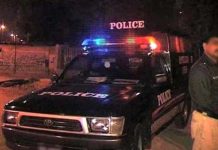 Islamabad (TNS) Dacoits open fire on police in Karachi Company and Sumbal police station areas