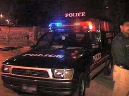 Islamabad (TNS) Dacoits open fire on police in Karachi Company and Sumbal police station areas